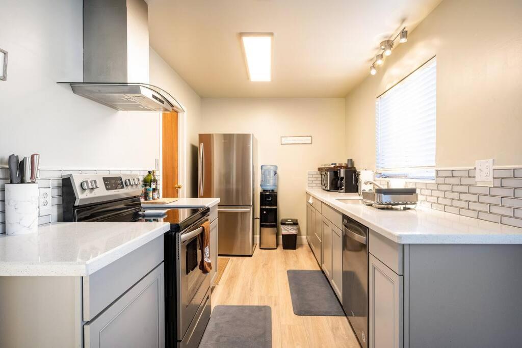 5 Beds, 2 Full Baths, W/Gazebo, W/Fenced Backyard Villa Yuba City Eksteriør bilde