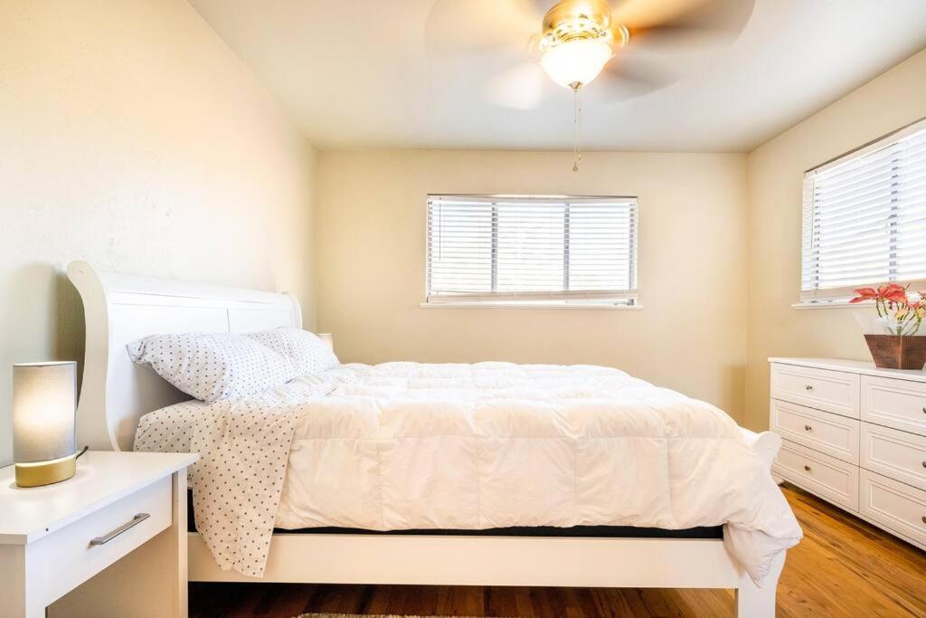 5 Beds, 2 Full Baths, W/Gazebo, W/Fenced Backyard Villa Yuba City Eksteriør bilde